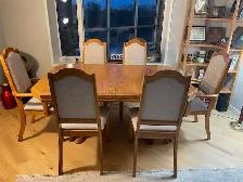 Dining Room Table & Chair Set - Photo 2