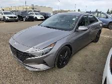2023 Hyundai Elantra - Photo 2