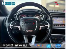 2016 Dodge Challenger SXT - Mint Condition - Photo 10