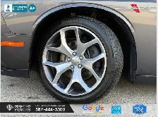 2016 Dodge Challenger SXT - Mint Condition - Photo 28
