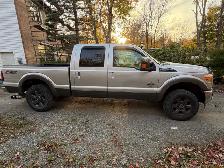 2011 Ford F-250 - Photo 2