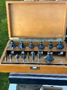 router table and bits - Photo 2