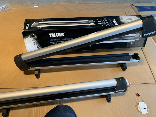 Thule ski/snowboard carriers