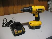 DeWalt 18 Volt Drill Package with Case - Photo 4