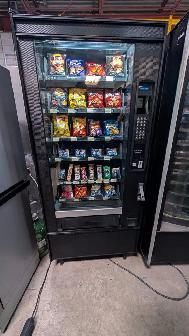 Combo Vending Machines - Photo 2