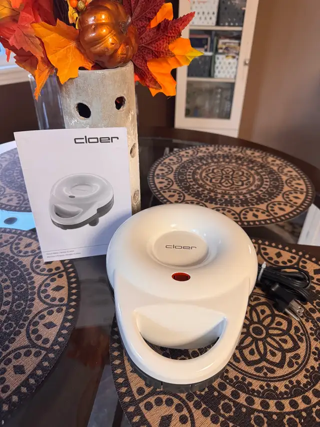 CLOER Donut Maker - Rarely Used