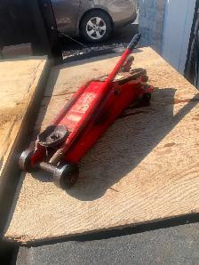 3 Ton Hydraulic Floor Jack $100 - Photo 5