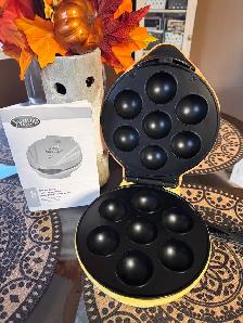 Nostalgia Electrics Cake Pop & Donut Hole Bakery - Photo 2
