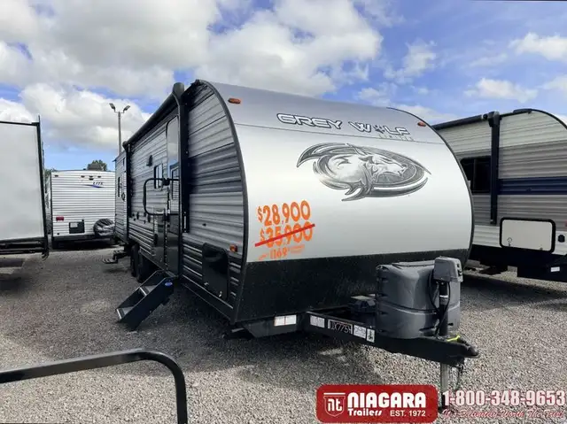 2021 FOREST RIVER CHEROKEE GREY WOLF 27RR Toy Hauler
