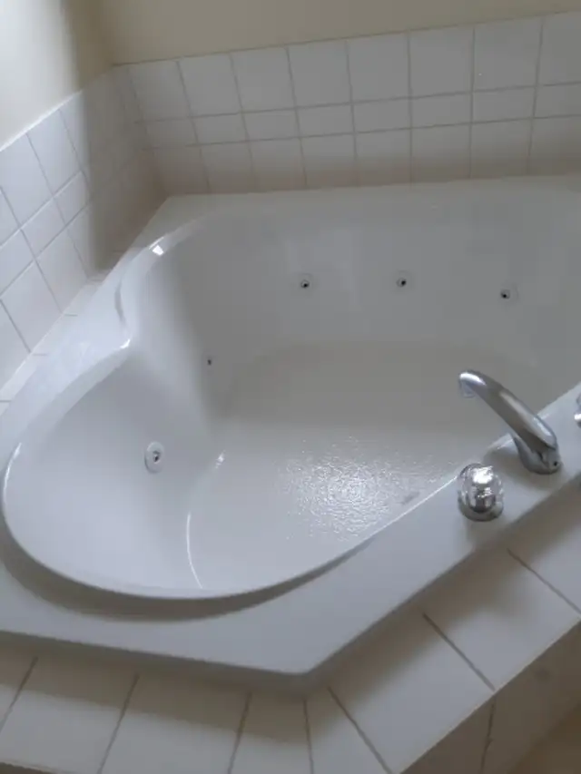 2 Bed 2.5 Bath Unit in Edmonton, AB