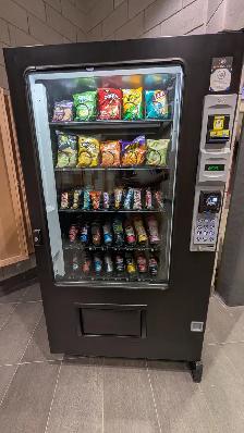 FINANCED Vending Machines - Photo 5