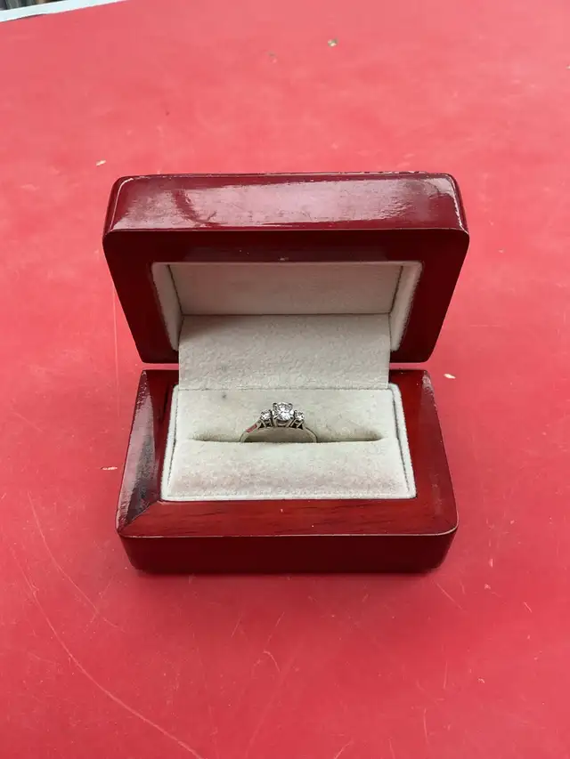 bague en or 14k avec diamants