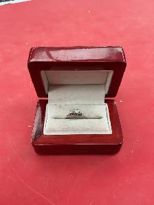 bague en or 14k avec diamants