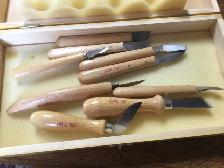 Wood carving knives