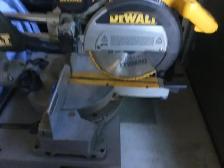 Dewalt 12-inch miter saw - Photo 2