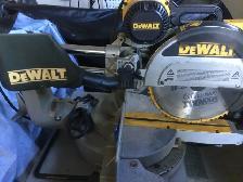 Dewalt 12-inch miter saw - Photo 3