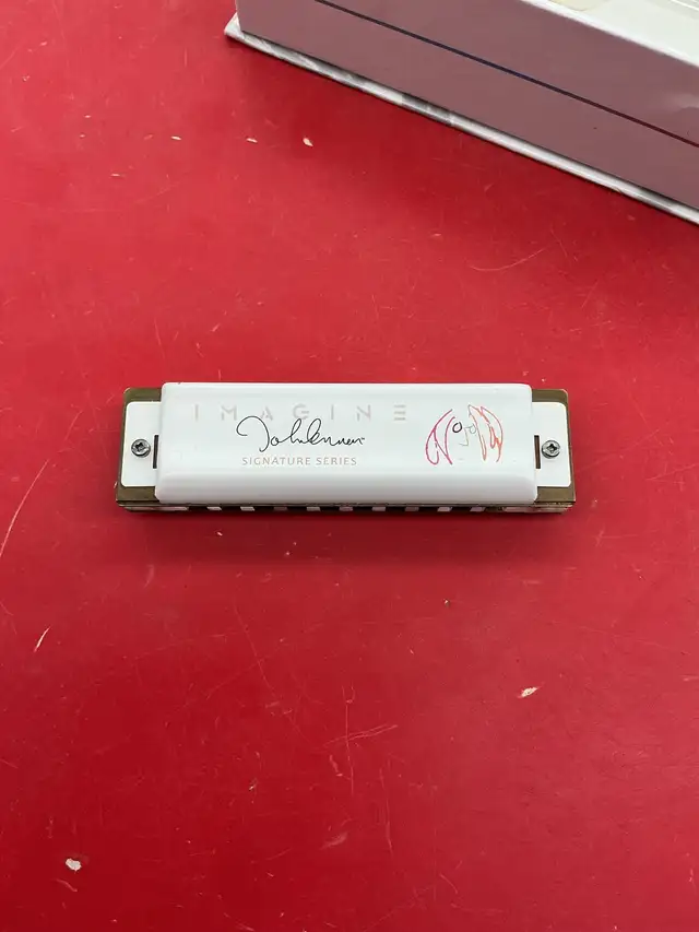 harmonica Hohner imagine signature