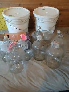 LARGE BEER/WINE KIT WITH MULTI ITEMS