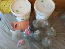 LARGE BEER/WINE KIT WITH MULTI ITEMS - Photo 2
