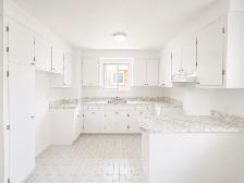 Fully Renovated 2 Bedroom Apartment in LaSalle for rent - Photo 6