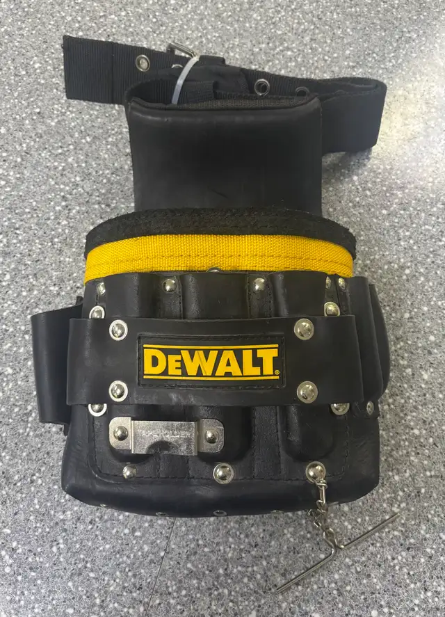 DeWalt Electricians Pouch and Belt