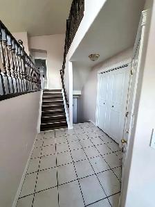 Spacious 4 Bedroom House for Rent with Double Attached Garage - Photo 2