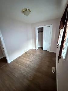 Spacious 4 Bedroom House for Rent with Double Attached Garage - Photo 7