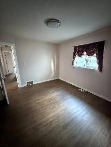 Spacious 4 Bedroom House for Rent with Double Attached Garage - Photo 12