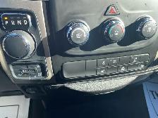2020 Ram 1500 Classic SLT CREW CAB 4X4! - Photo 15