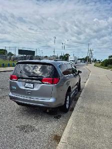 2021  Side Entry Accessible Pacifica Wheelchair Van - Photo 10