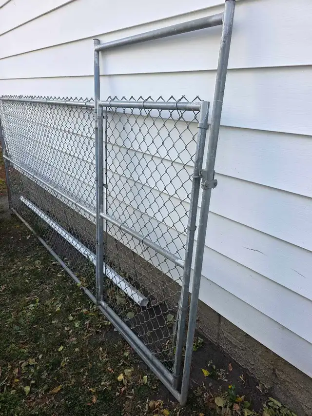 Gate with door