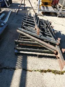 HEAVY STEEL RAILING WITH STAIRS ON PALLET - Photo 6