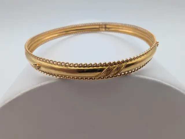 (B8237) Yellow Gold 18K Bangle Bracelet 7.90 grams 8 Inch Rop...