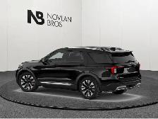 2026 Ford Explorer Platinum - Photo 2