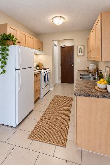 12 Illinois Avenue - 2 & 3 Bedroom Suites Available! - Photo 2