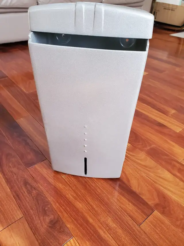 BOITEÀLETTRE NEUVE MURALE CRÉÉEDE DESIGN 14'HAx7'LAx4'PRO:$25.00