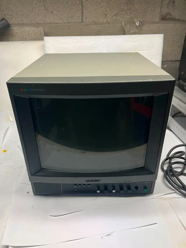 Sony PVM-1340 13-Inch Trinitron Studio CRT Monitor