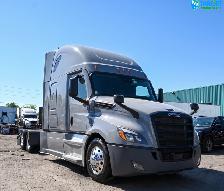2023 Freightliner Cascadia - 414K Kilometers Driven - Photo 3