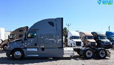 2023 Freightliner Cascadia - 414K Kilometers Driven - Photo 8