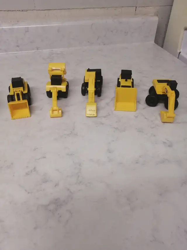 Construction cat vehicle toy set