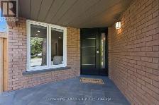Detached 4 1 Bed Home in Central Erin Mills, 2516 Willowburne Dr - Photo 2