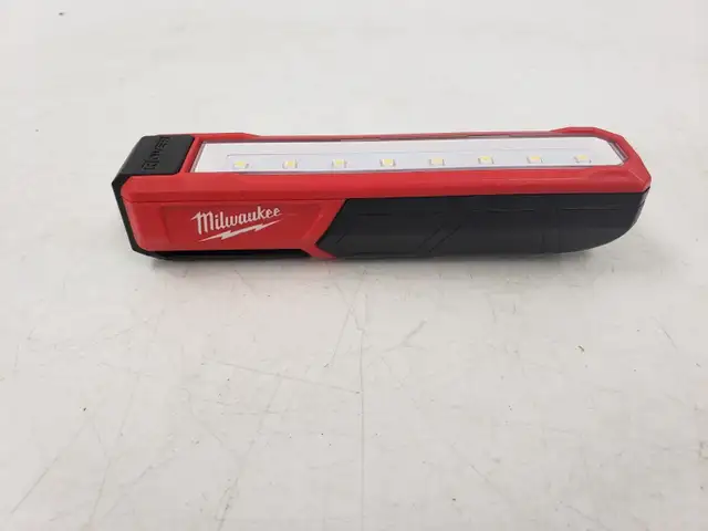 (9925760) Milwaukee 2112-20 LED Pocket Flood Light