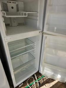 ge 24'  fridge  sale 250 - Photo 2