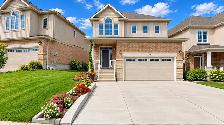 4 Beds 2.5 Baths Upper unit in Vista hills Waterloo
