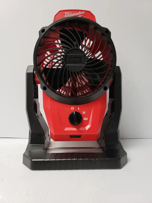 (9924469) Milwaukee 0820-20 Job Site Fan