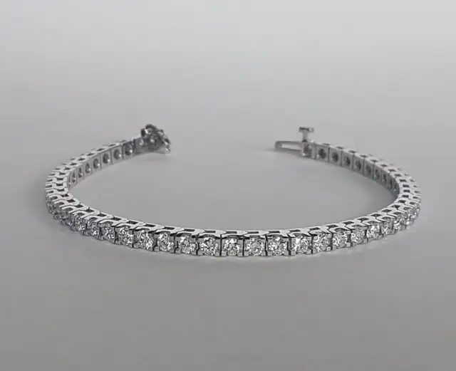 18Karat Natural Diamonds Tennis Bracelet