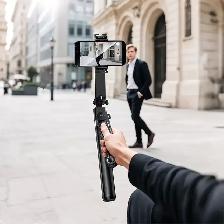 HOCO K32 Broadcast Holder Selfie Stick Tripod with Auto Tracking - Photo 7