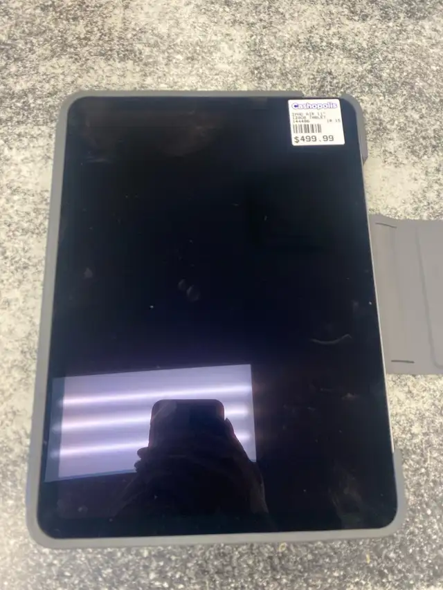 iPad Air 11" 128GB Wifi @ Cashopolis!!