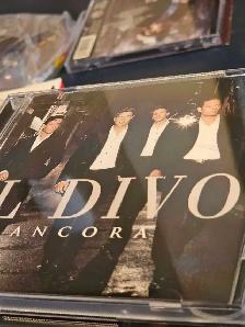 300 cd's - Photo 3