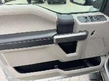2022 Ford F-250 XLT / Crew Cab / 6'9' Box / 4x4 - Photo 16
